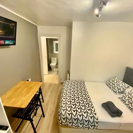 Suites Nuevas Con Bano Privado Frente Al Metro St Mwc Barcelona-Fira L'Hospitalet de Llobregat Eksteriør billede