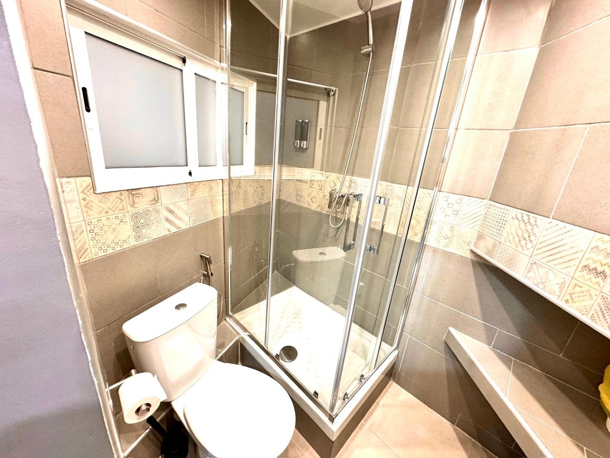 Suites Nuevas Con Bano Privado Frente Al Metro St Mwc Barcelona-Fira L'Hospitalet de Llobregat Eksteriør billede