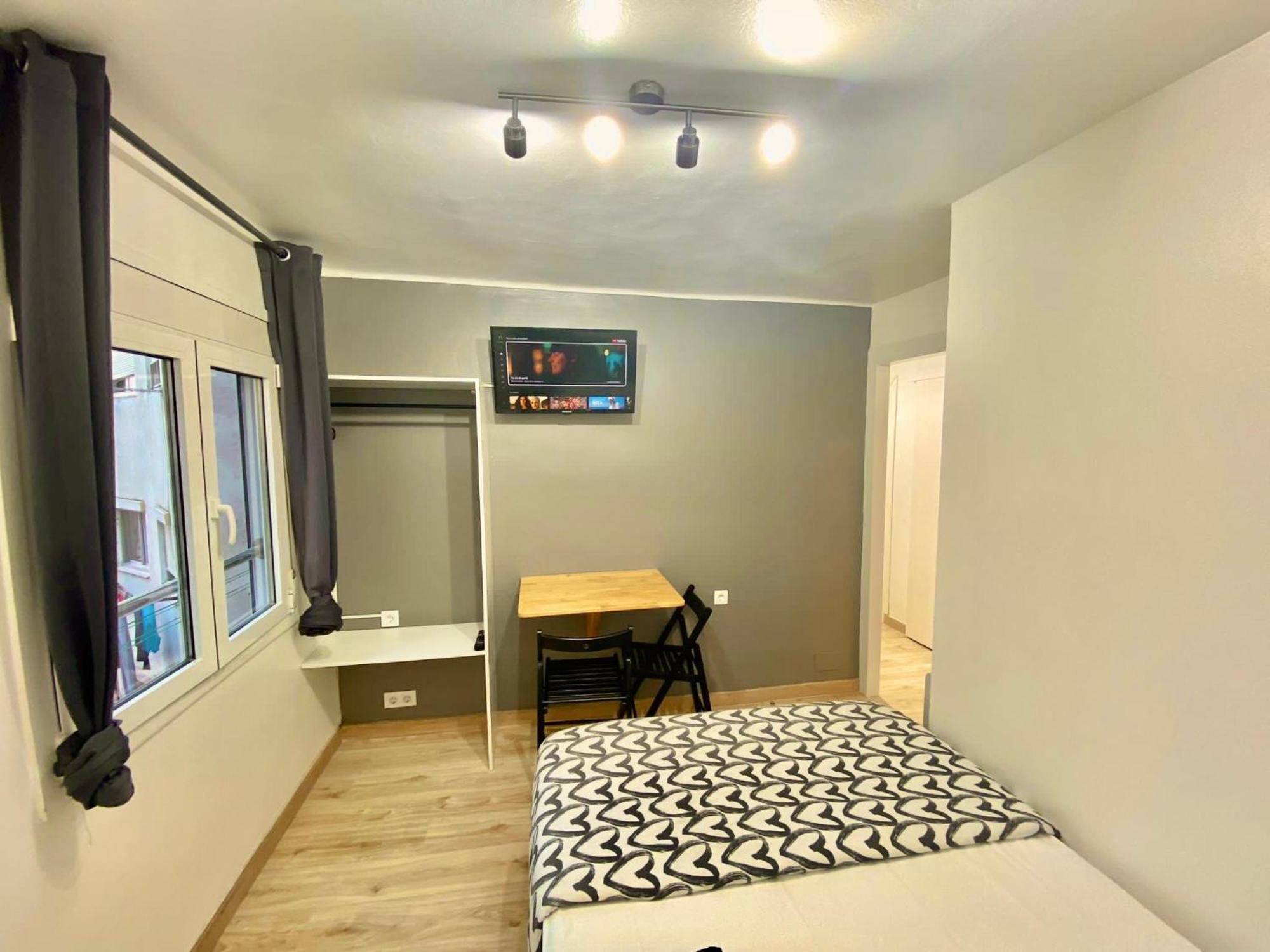 Suites Nuevas Con Bano Privado Frente Al Metro St Mwc Barcelona-Fira L'Hospitalet de Llobregat Eksteriør billede