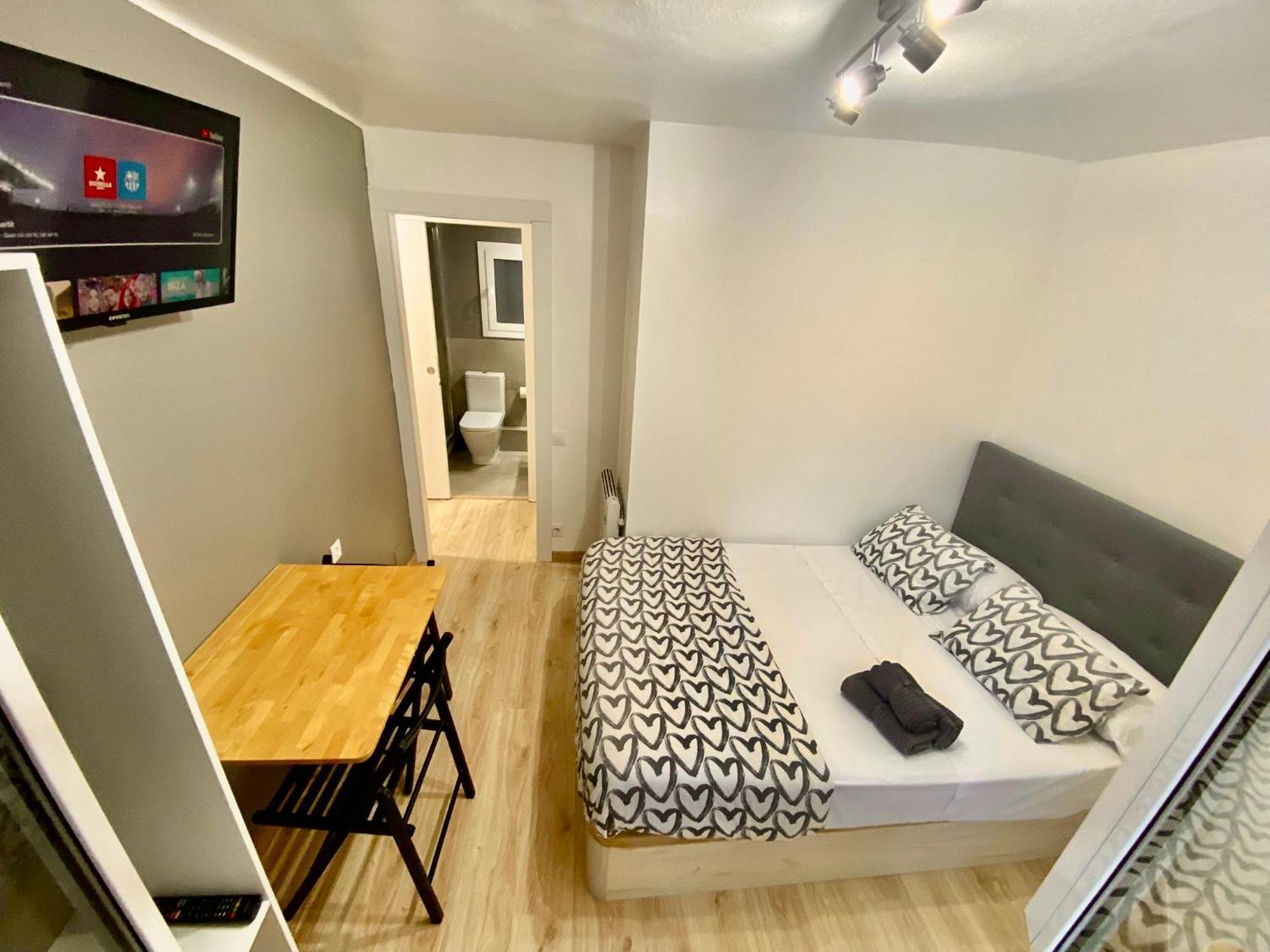 Suites Nuevas Con Bano Privado Frente Al Metro St Mwc Barcelona-Fira L'Hospitalet de Llobregat Eksteriør billede