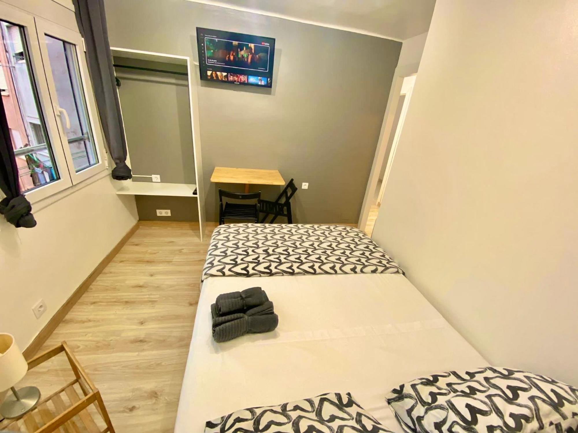 Suites Nuevas Con Bano Privado Frente Al Metro St Mwc Barcelona-Fira L'Hospitalet de Llobregat Eksteriør billede