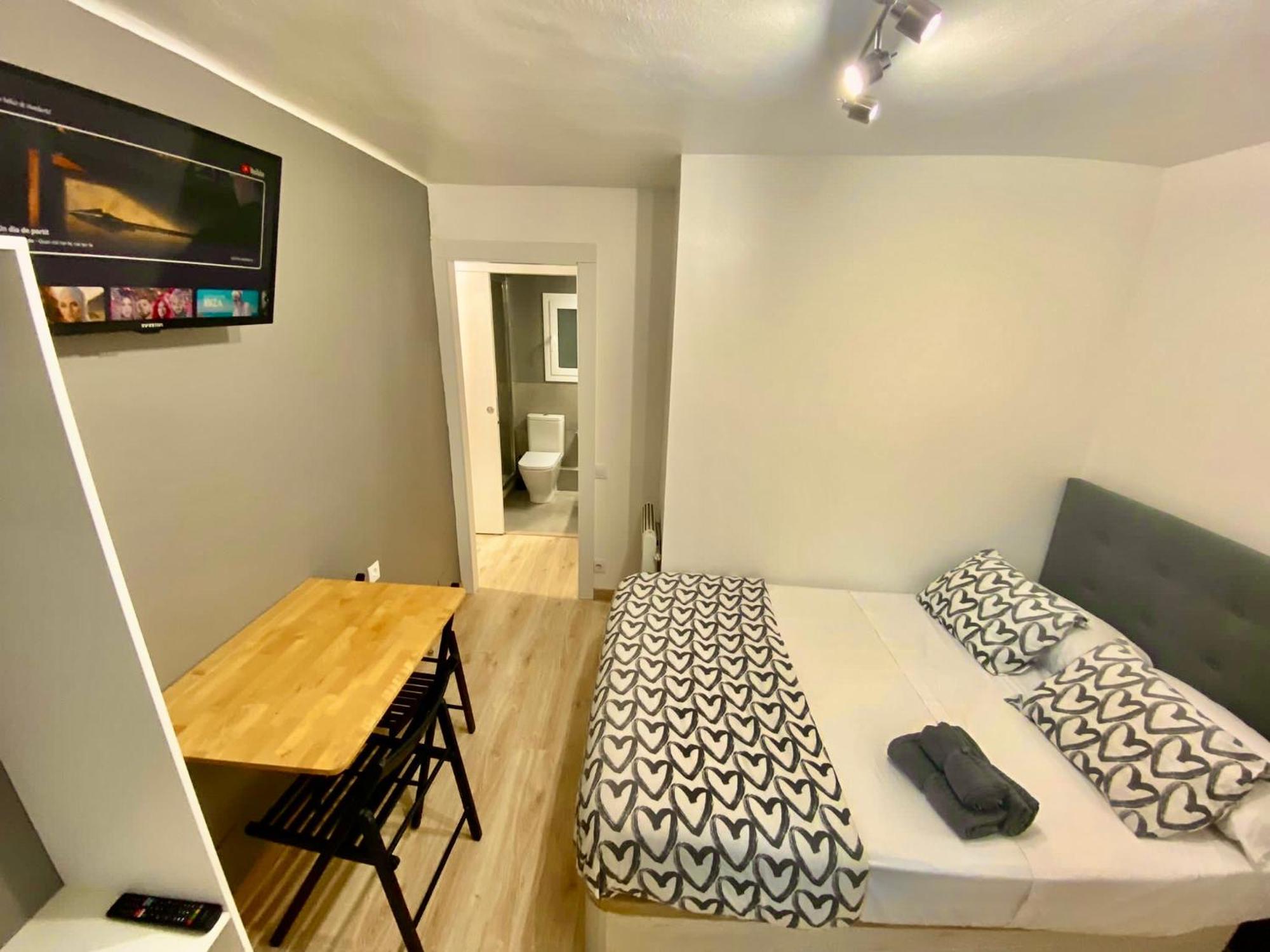 Suites Nuevas Con Bano Privado Frente Al Metro St Mwc Barcelona-Fira L'Hospitalet de Llobregat Eksteriør billede