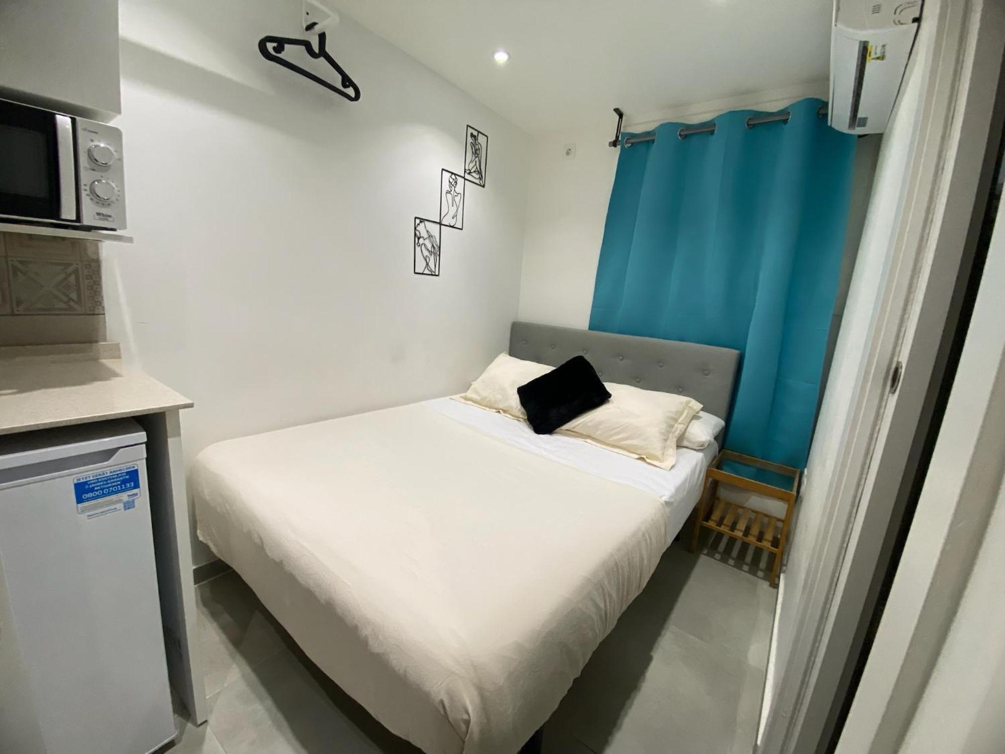 Suites Nuevas Con Bano Privado Frente Al Metro St Mwc Barcelona-Fira L'Hospitalet de Llobregat Eksteriør billede