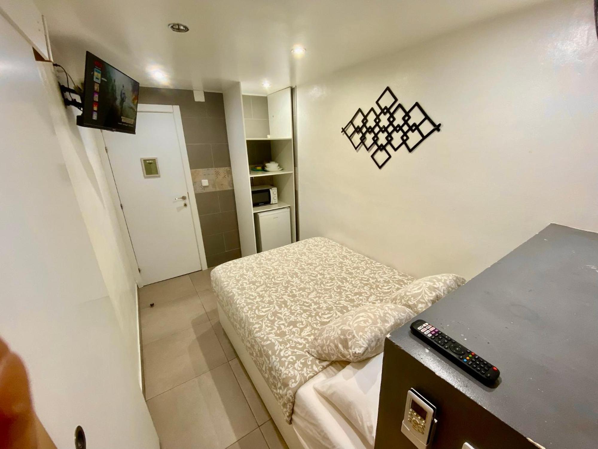 Suites Nuevas Con Bano Privado Frente Al Metro St Mwc Barcelona-Fira L'Hospitalet de Llobregat Eksteriør billede